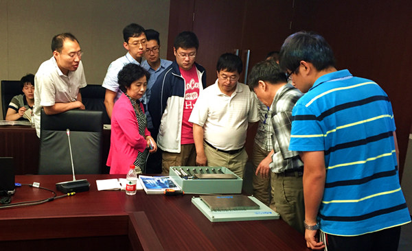 現場(chǎng)觀(guān)摩ACU330H