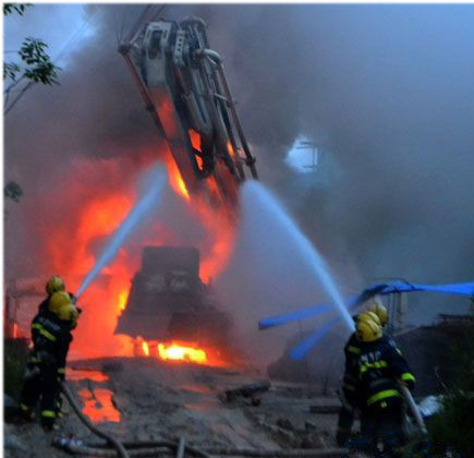 電纜著(zhù)火，礦工遇難！